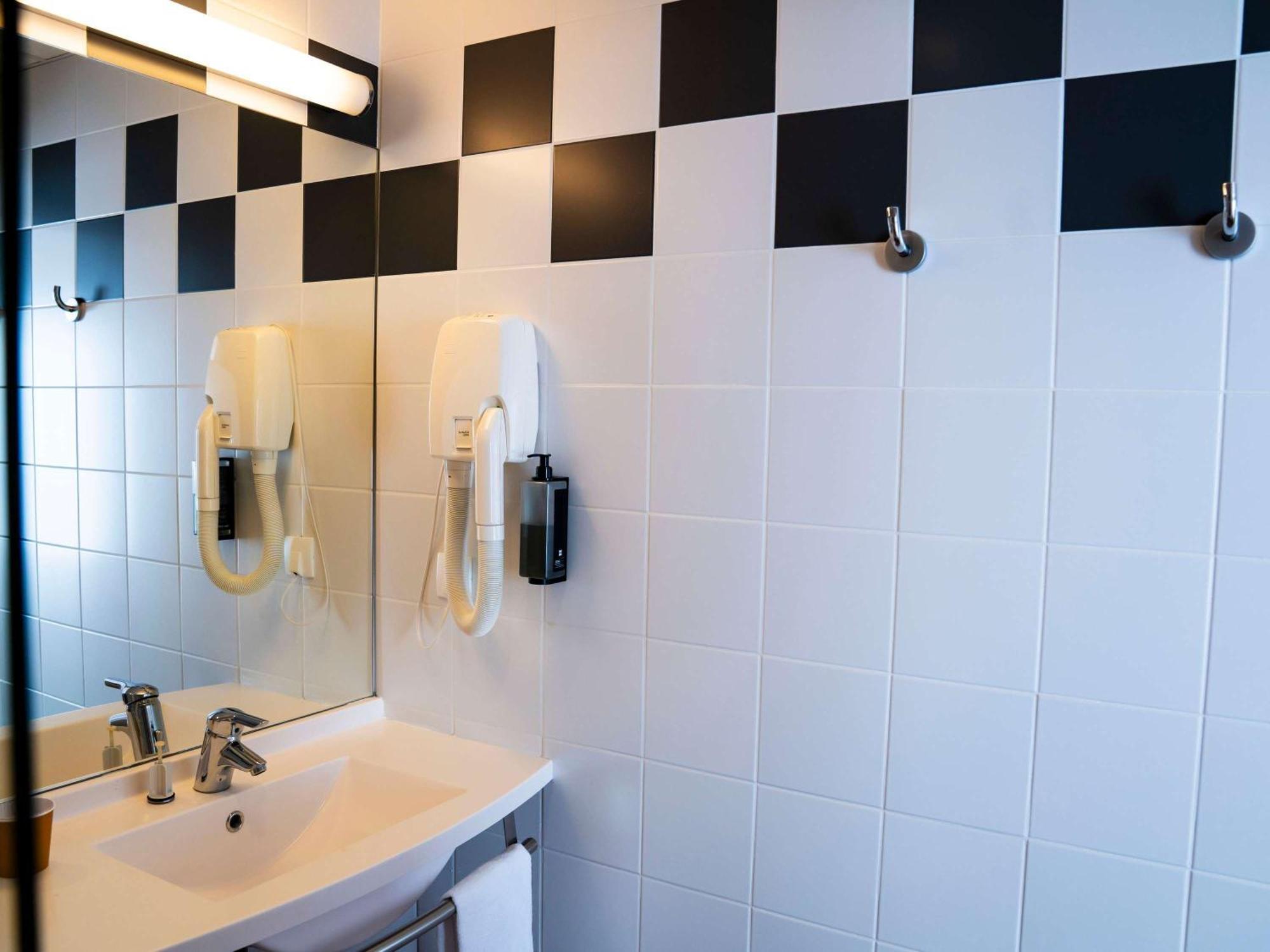 Ibis Styles Bourbon Lancy Hotell Exteriör bild