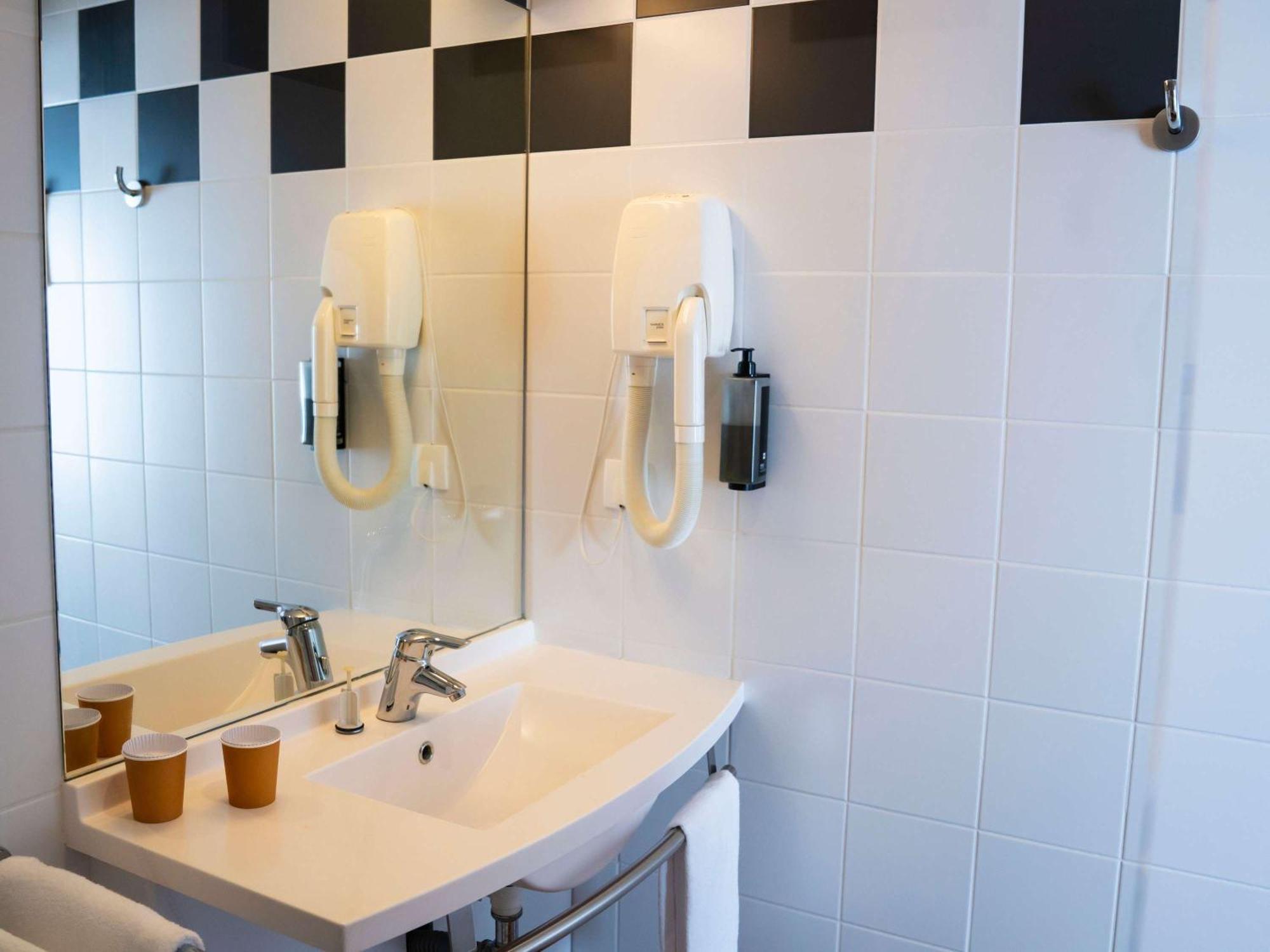 Ibis Styles Bourbon Lancy Hotell Exteriör bild